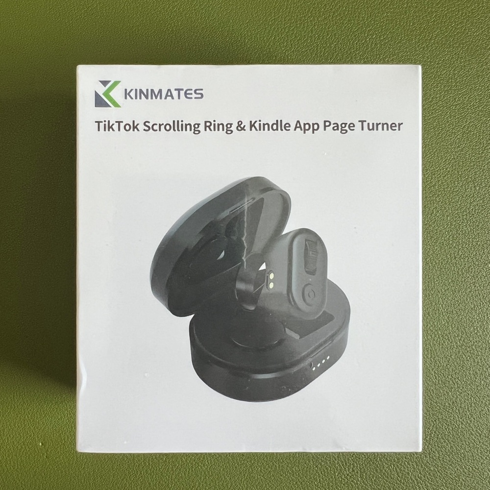 Kinmates Black TikTok Scrolling Ring & Kindle App Page Turner